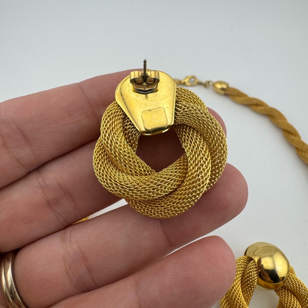 Avon Vintage Rope style Elegant Gold‎ Tone Braided Jewelry Set Clip on Earrings - Picture 4 of 8